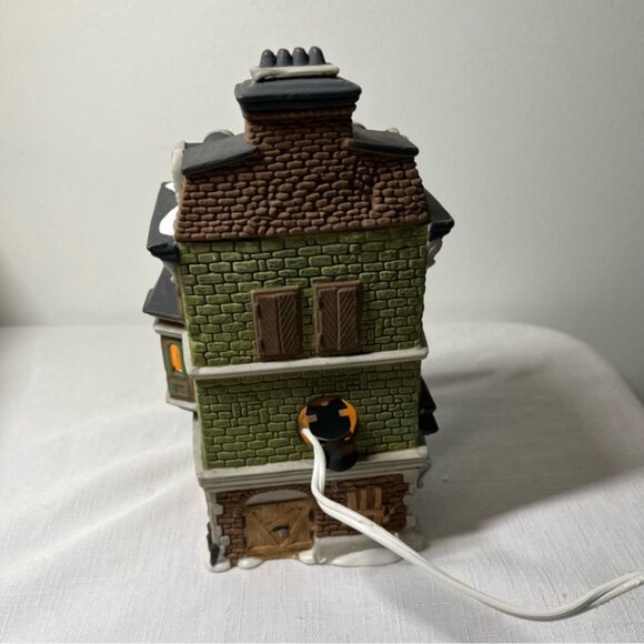 Dept56 Heritage Village Collection The Flat of Ebenezer Scrooge 1989 - Picture 6 of 9